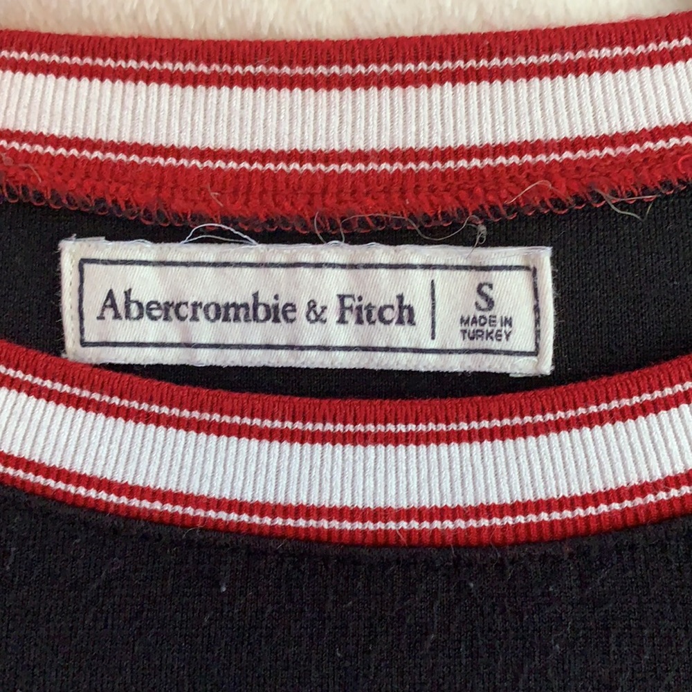 crop top - Picture 2 of 3